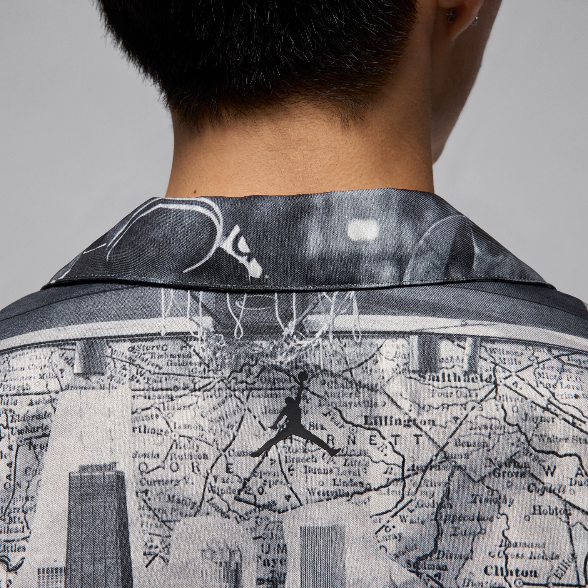 Jordan Essentials Men's Printed Camp Top - Image 4