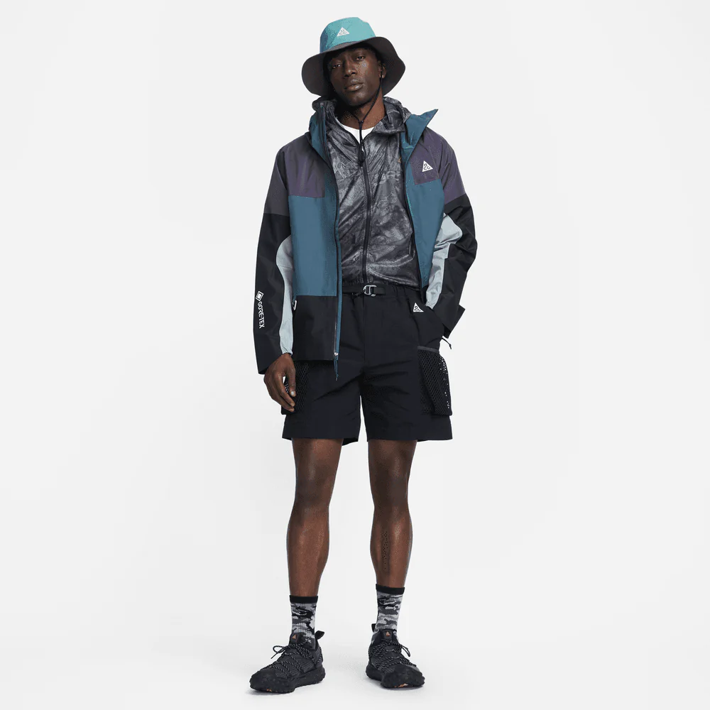 MEN'S NIKE ACG ''SNOWGRASS'' SHORTS "BLACK / ANTHRACITE" - Image 7