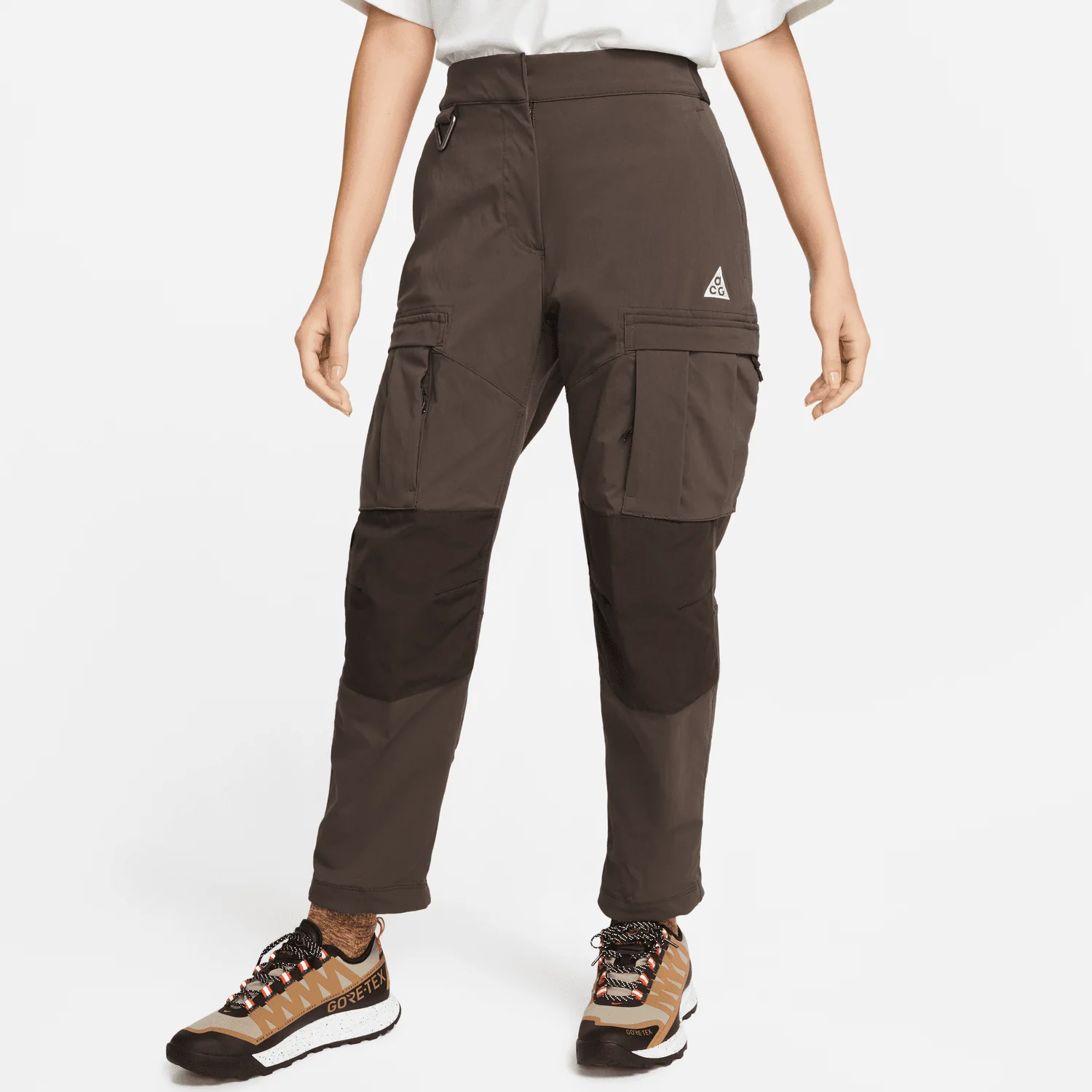 WOMEN'S NIKE ACG "SMITH SUMMIT" CARGO TROUSER - Image 9