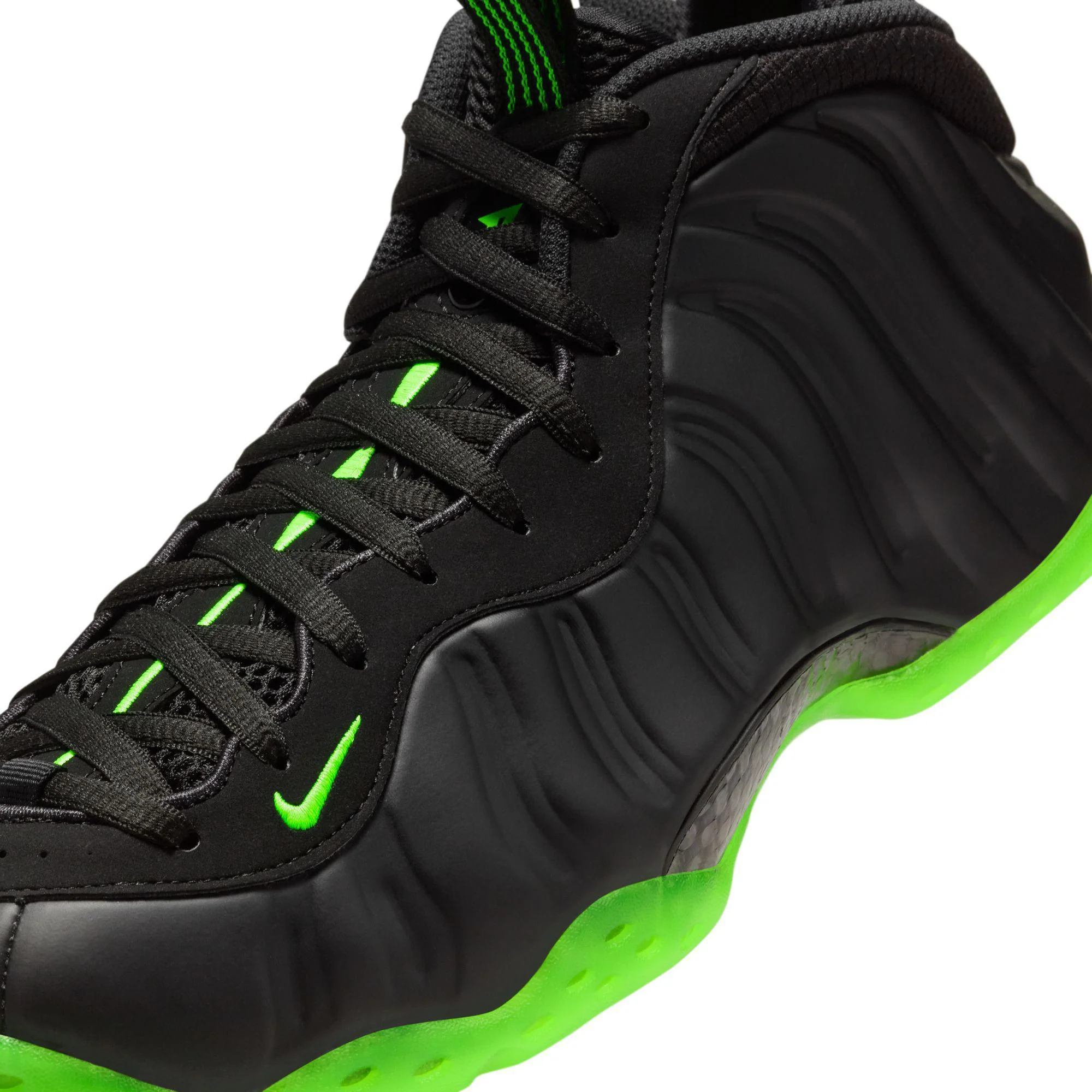 Nike Air Foamposite One Black/Volt - Image 5
