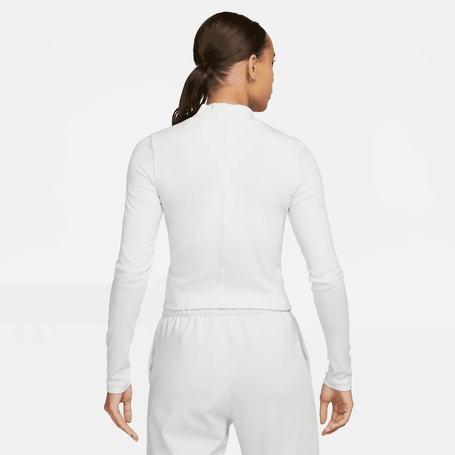 WOMEN'S NIKE SPORTSWEAR ESSENTIALS MOCK NECK TEE - Image 2