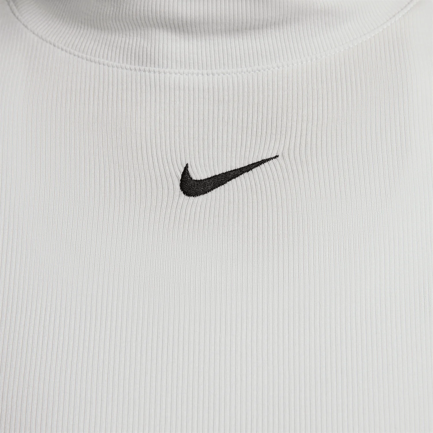 WOMEN'S NIKE SPORTSWEAR ESSENTIALS MOCK NECK TEE - Image 3
