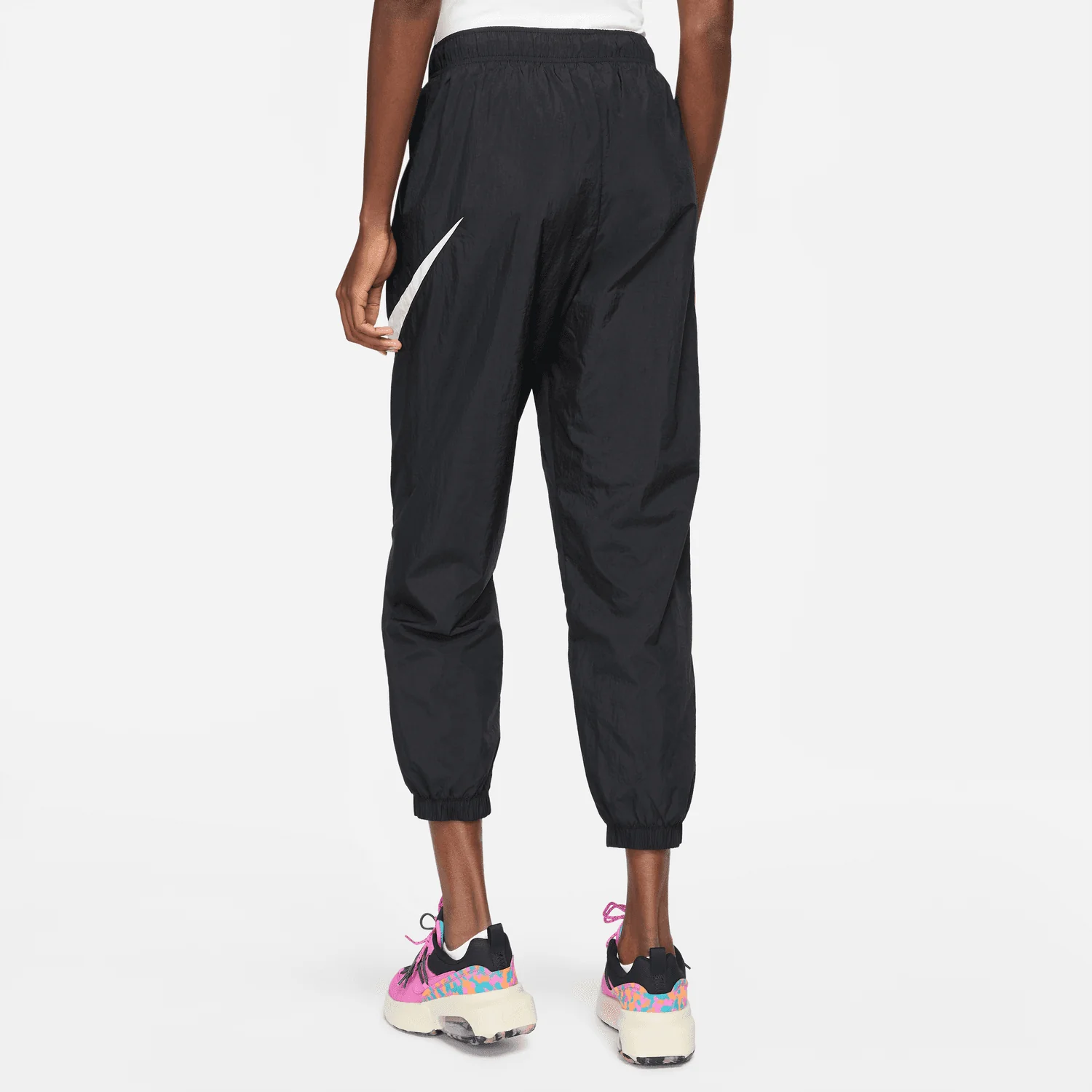 WOMEN'S NIKE SPORTSWEAR ESSENTIAL MID RISE PANT - Image 2