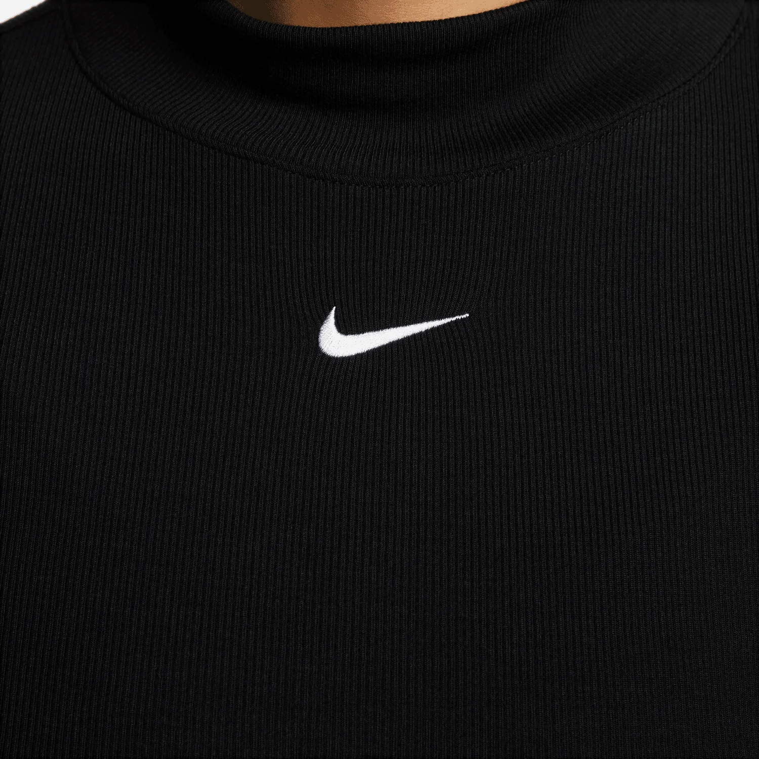 WOMEN'S NIKE SPORTSWEAR ESSENTIALS MOCK NECK TEE - Image 5