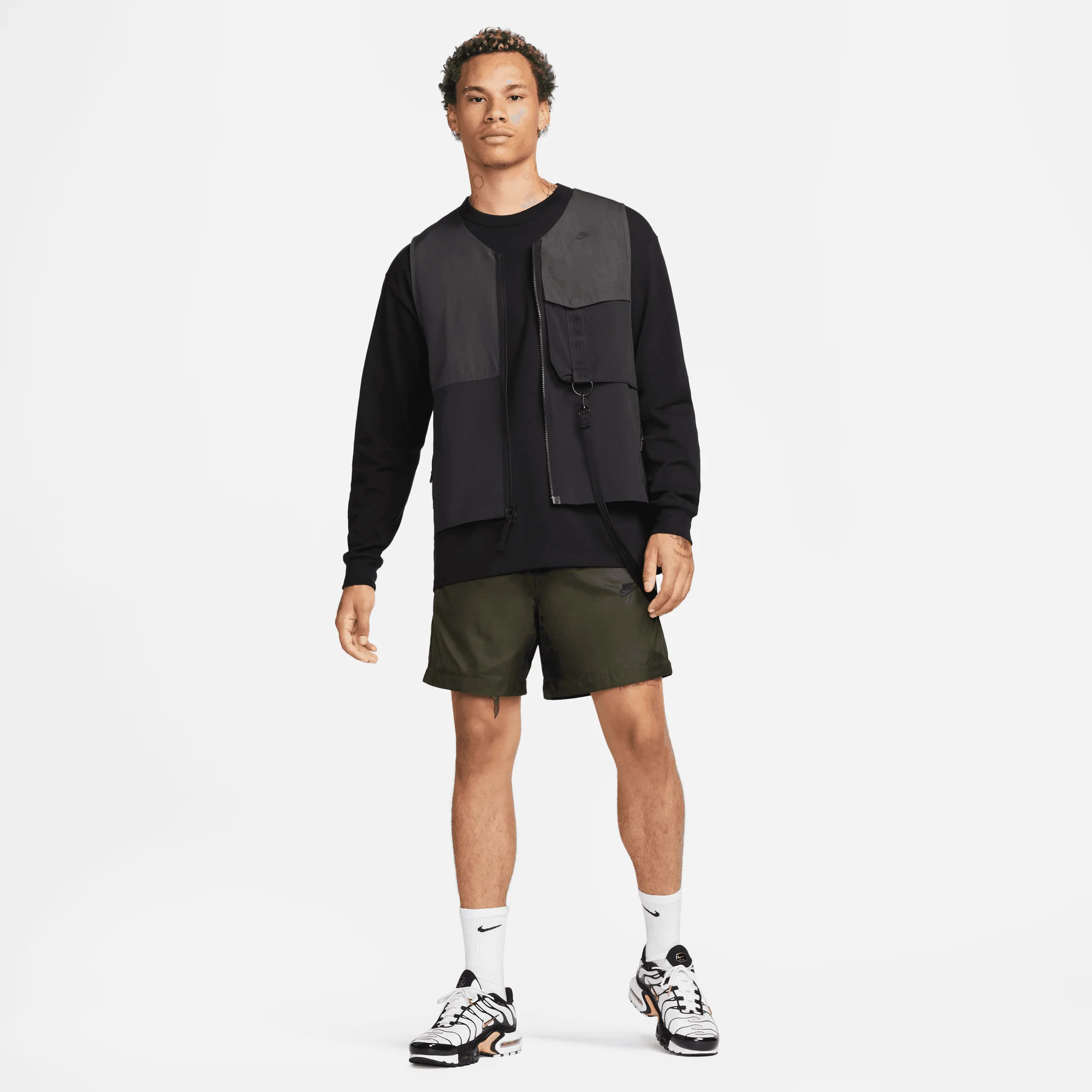 NIKE SPORTSWEAR TECH PACK "OLIVE GREEN" - Image 3