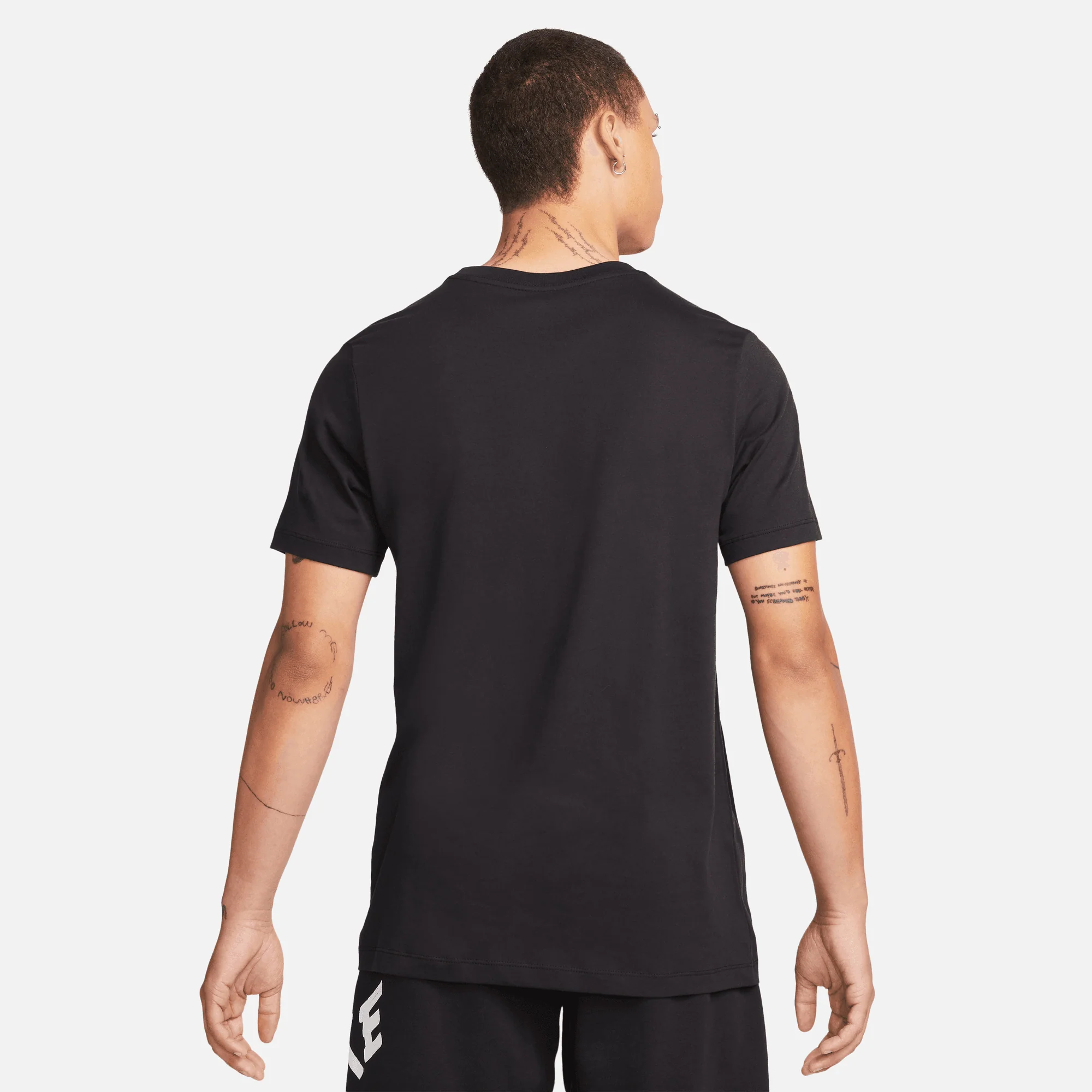 NIKE SPORTSWEAR TEE "BLACK" - Image 2