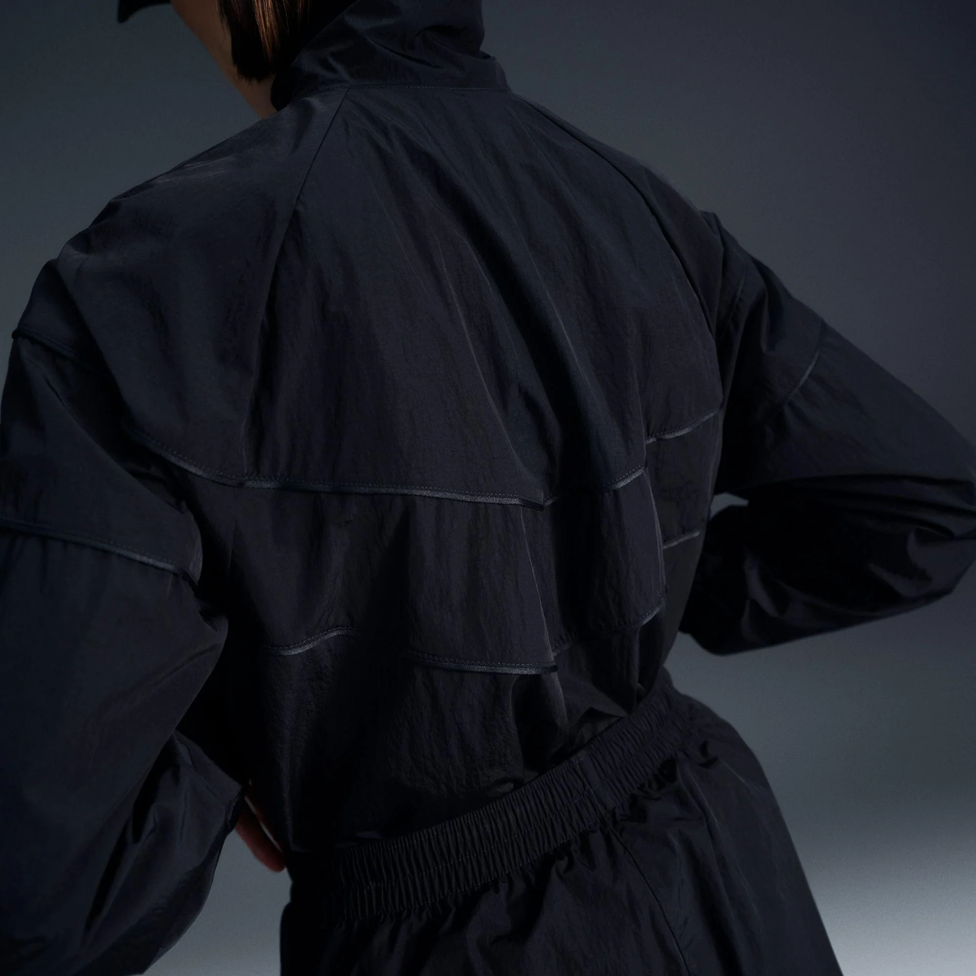 Nike Windrunner Women's Loose UV Woven Full-Zip Jacket Black - Image 4