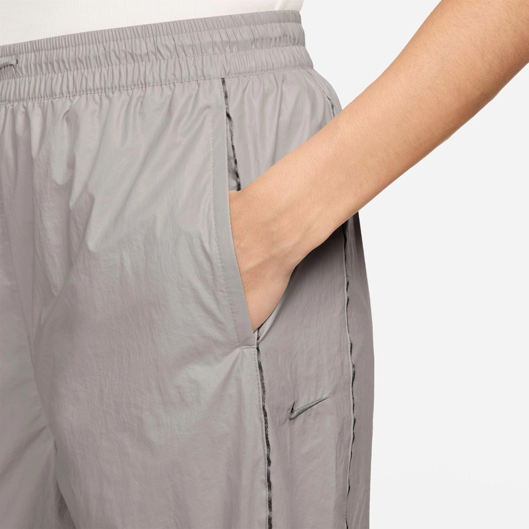 Nike Windrunner Women's Woven High-Waisted Open-Hem Pants - Image 3