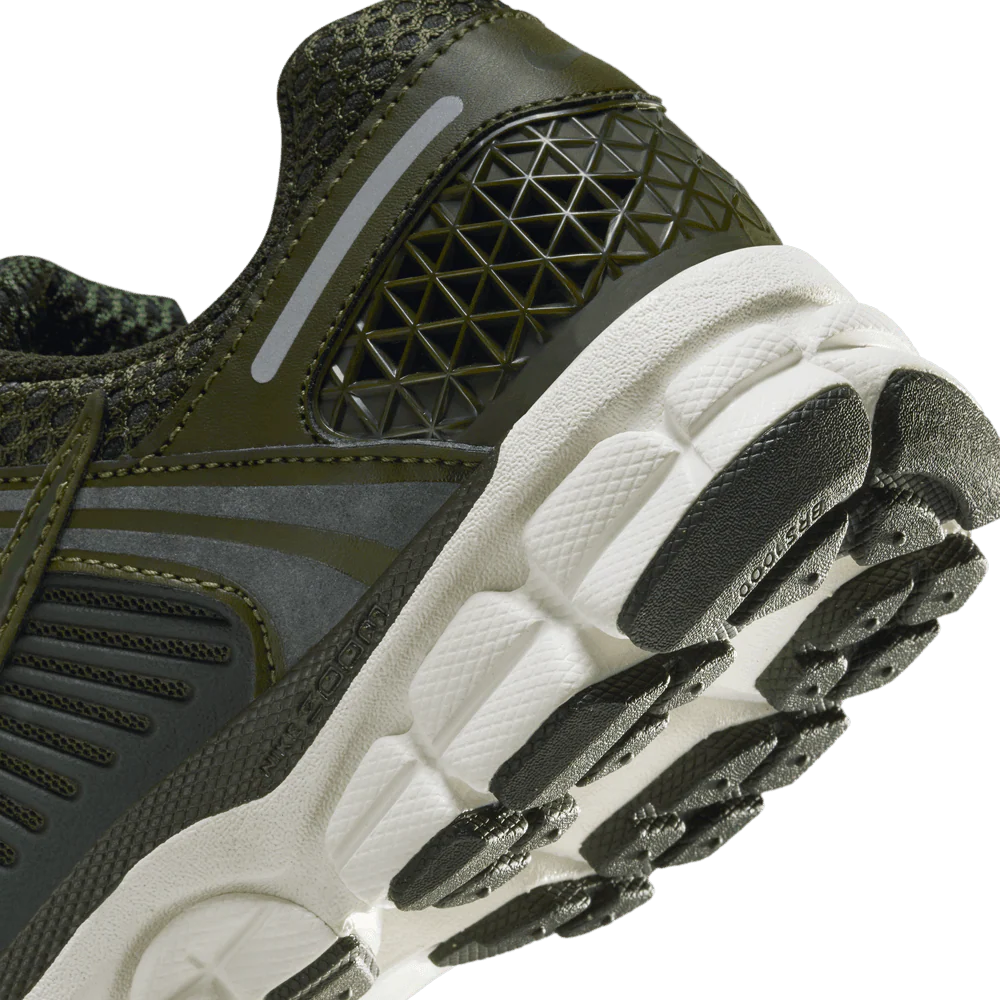 WOMENS NIKE ZOOM VOMERO 5 "DARK SEQUOIA/CARGO KHAKI" - Image 5