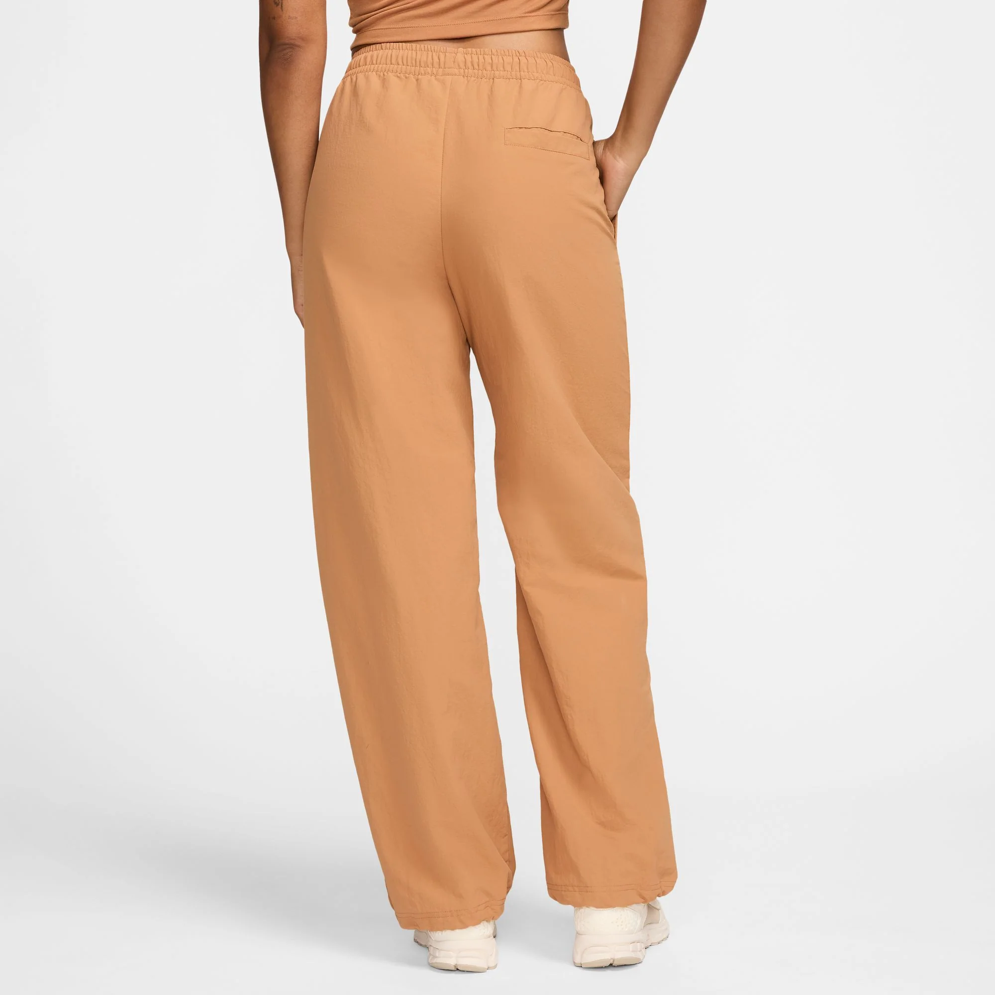 Nike Sportswear Everything Wovens Women's Mid-Rise Open-Hem Pants - Image 2