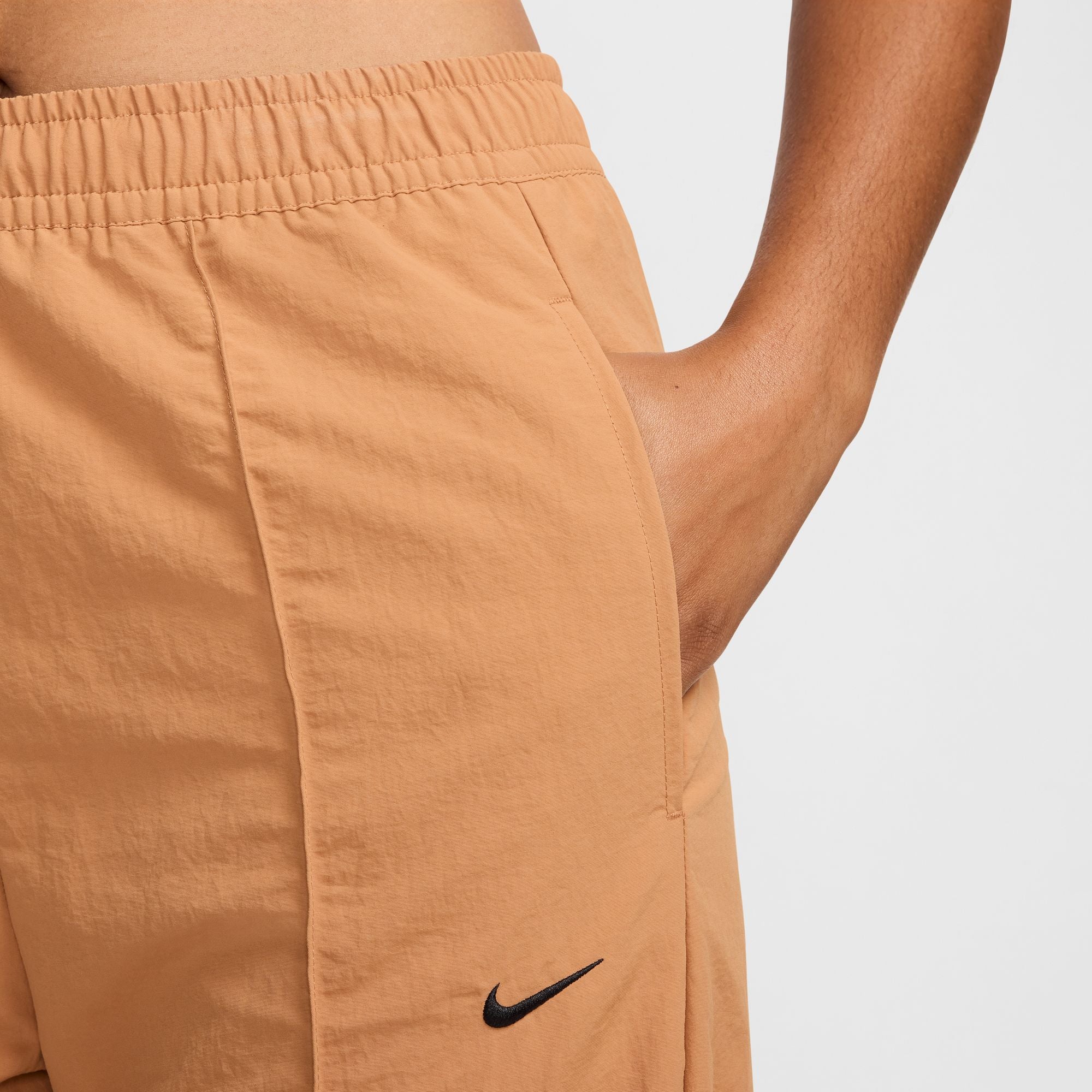 Nike Sportswear Everything Wovens Women's Mid-Rise Open-Hem Pants - Image 4