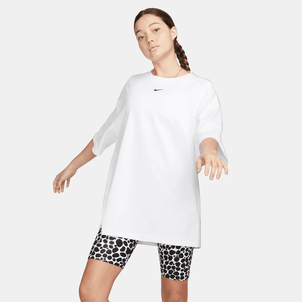 Women's Nike Sportswear Essential Oversized T-Shirt - Image 2